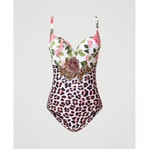 twbeach leopard/roos