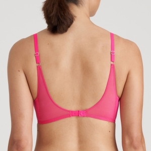 tahar blogger pink