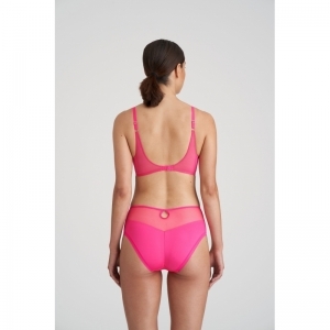 tahar blogger pink