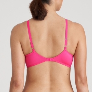 tahar blogger pink
