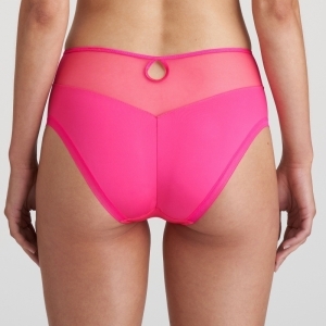 tahar blogger pink