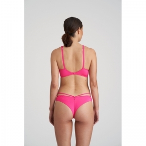 tahar blogger pink